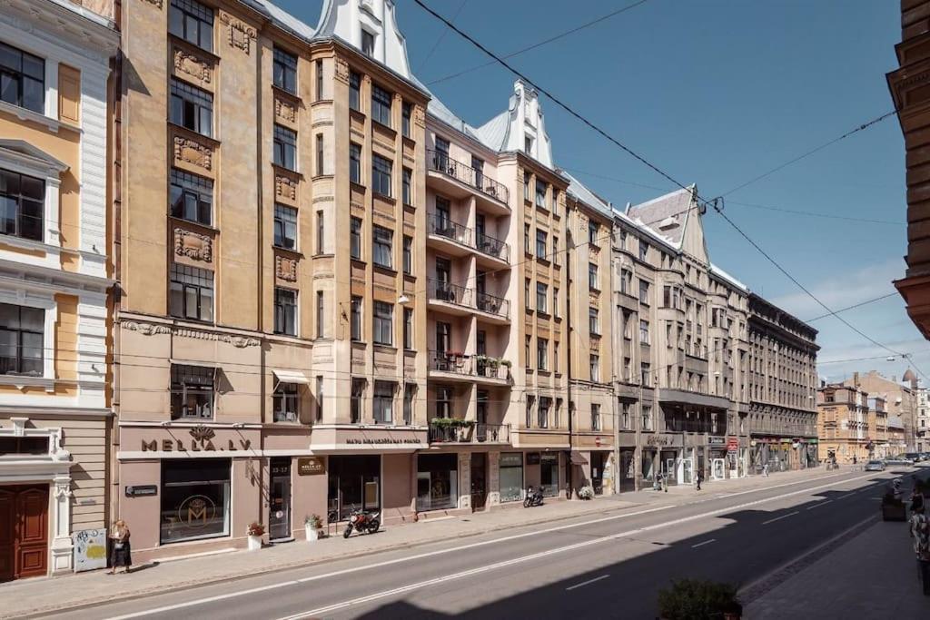Central & Functional Studio Riga Exteriör bild