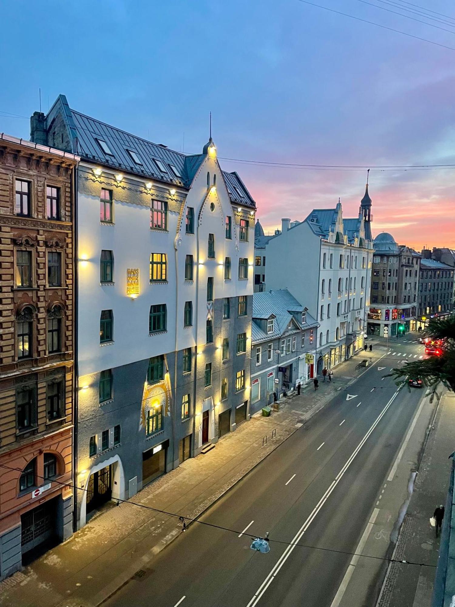 Central & Functional Studio Riga Exteriör bild